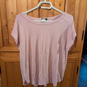 Women's Pink Top 2/22 $ on active wear selected
